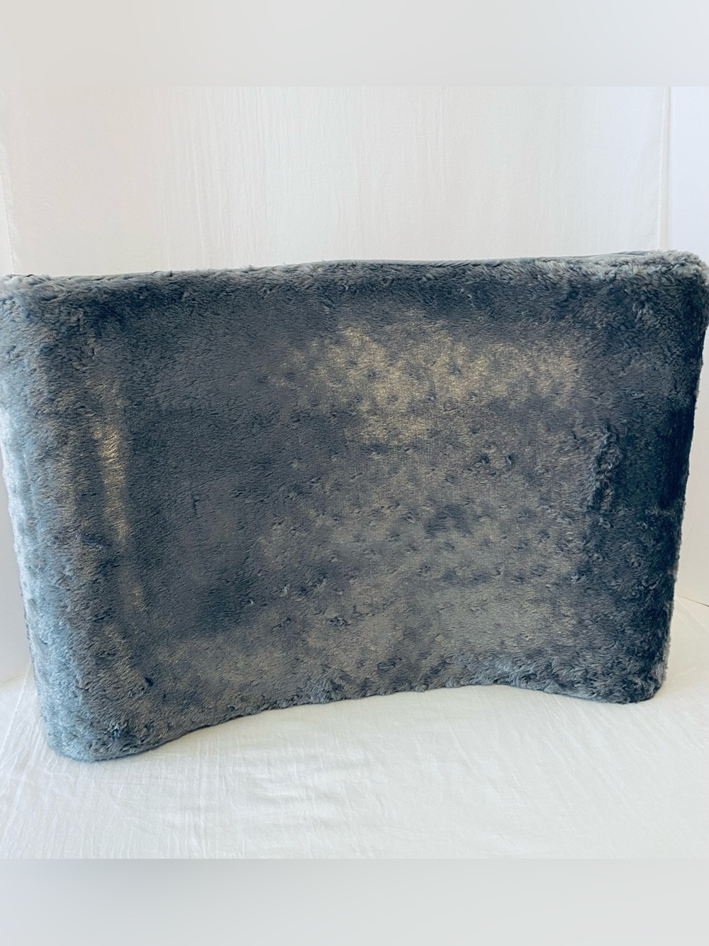Plush Grey Faux Fur Dog or Cat Bed